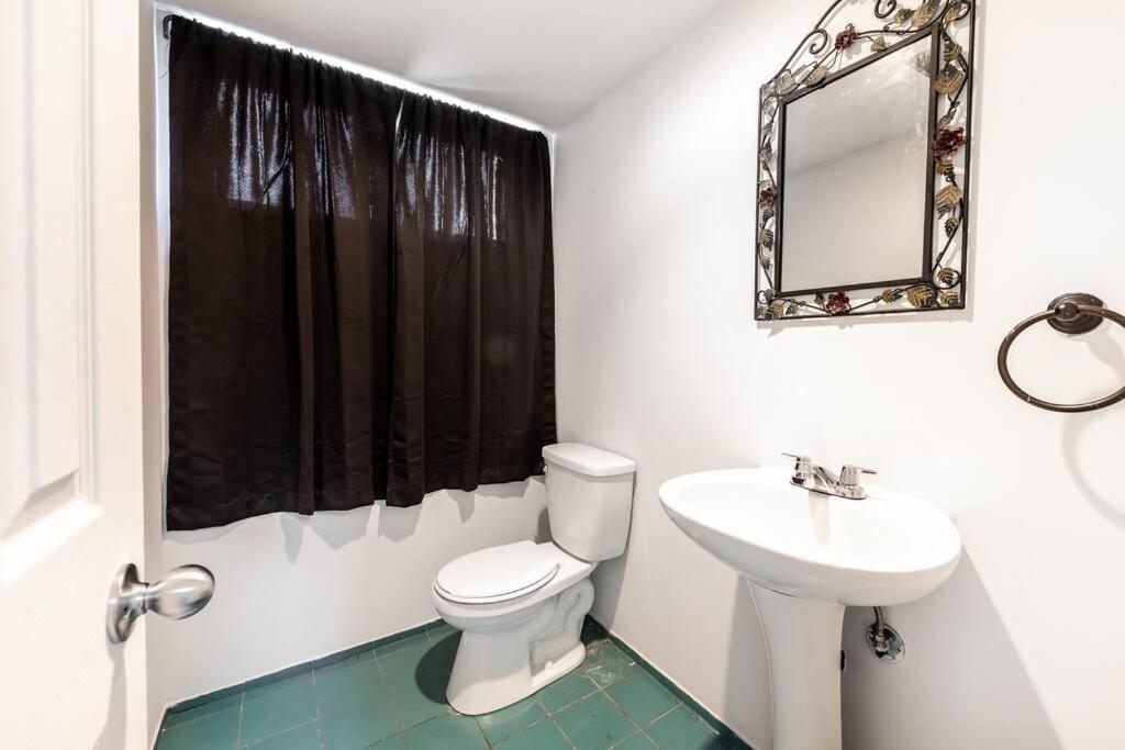 Spacious 4Br House Close To Dt Apartamento Brossard Exterior foto