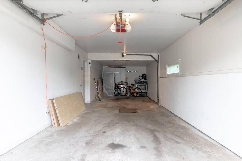 Spacious 4Br House Close To Dt Apartamento Brossard Exterior foto