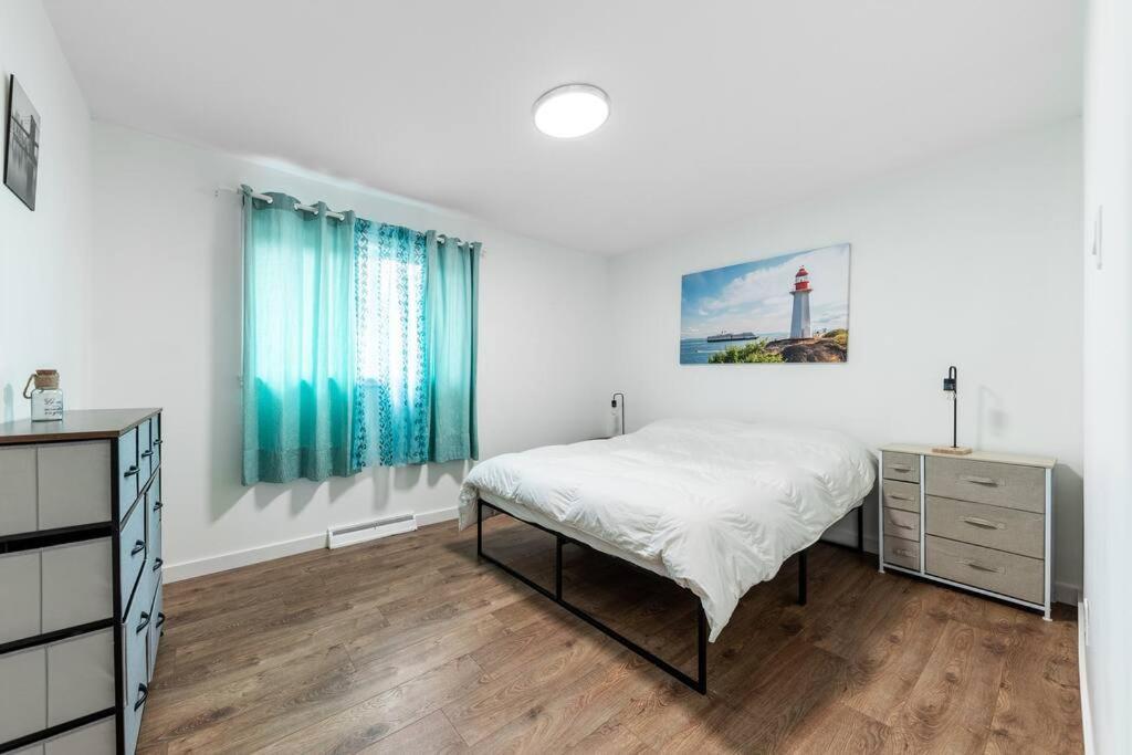Spacious 4Br House Close To Dt Apartamento Brossard Exterior foto
